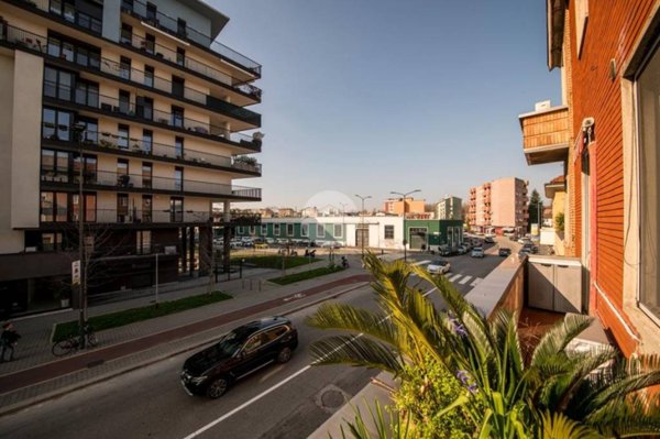 appartamento in vendita a Milano in zona Lambrate