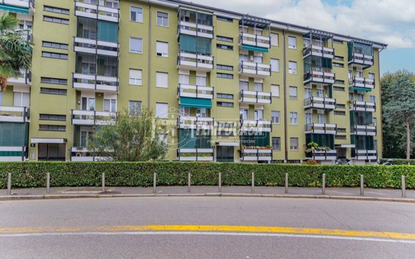 appartamento in vendita a Milano in zona Quarto Oggiaro