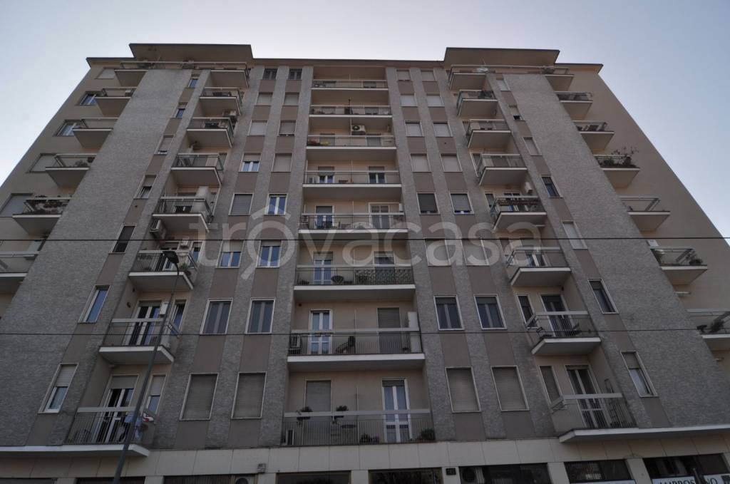 appartamento in vendita a Milano in zona Porta Ticinese