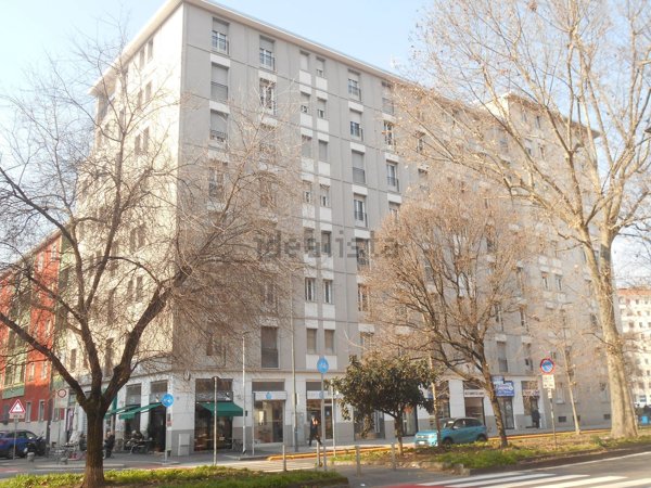 appartamento in vendita a Milano in zona Lorenteggio