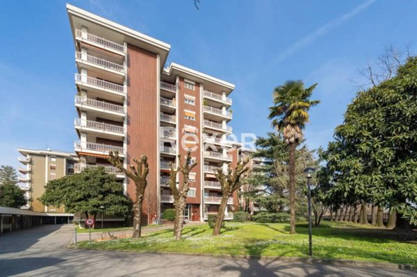 appartamento in vendita a Milano in zona Adriano
