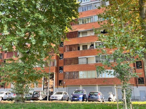 appartamento in vendita a Milano in zona Famagosta