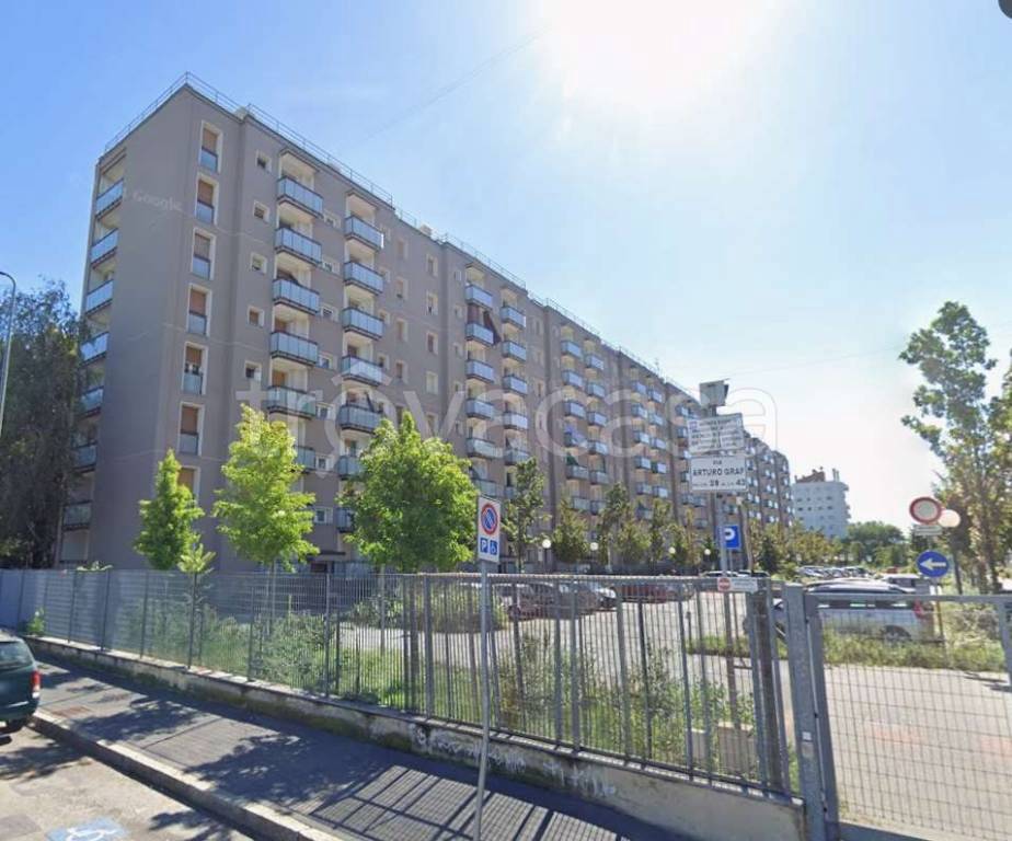 appartamento in vendita a Milano in zona Quarto Oggiaro