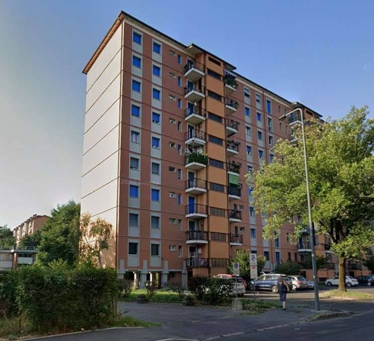 appartamento in vendita a Milano in zona Barona