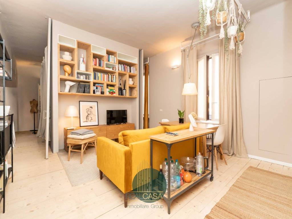 appartamento in vendita a Milano in zona Cinque Giornate