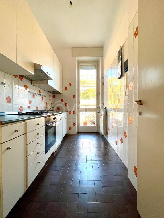 appartamento in vendita a Milano in zona Bocconi