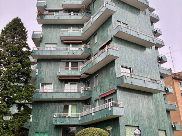 appartamento in vendita a Milano in zona Barona