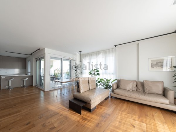 appartamento in vendita a Milano in zona Il Portello