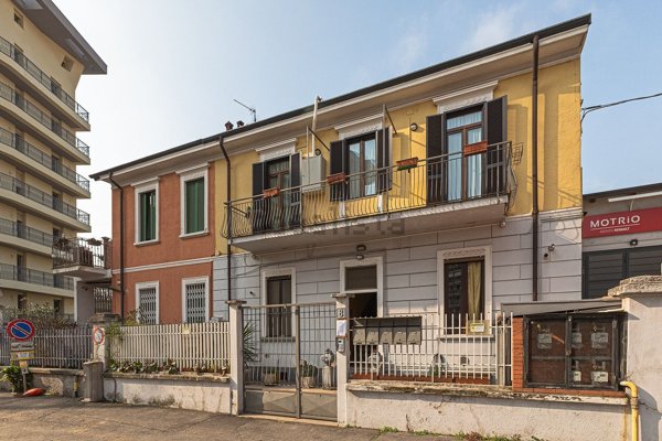 appartamento in vendita a Milano in zona Gallaratese