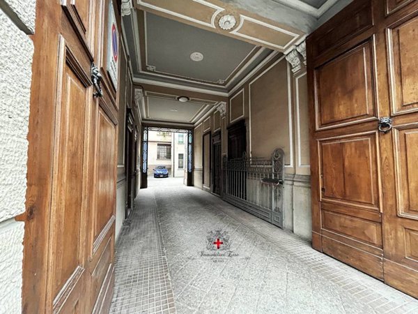 ufficio in vendita a Milano in zona Città Studi