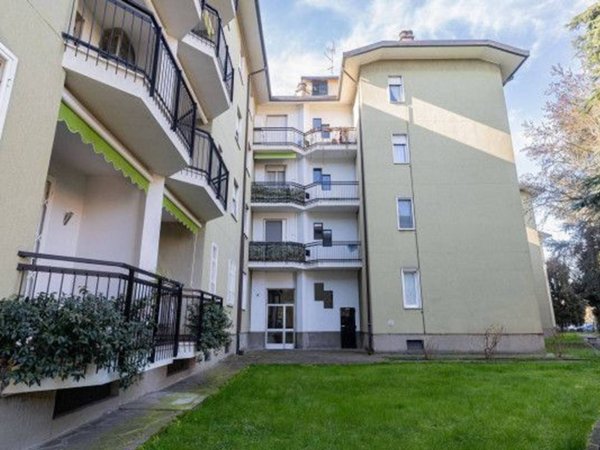 appartamento in vendita a Milano in zona Quinto Romano