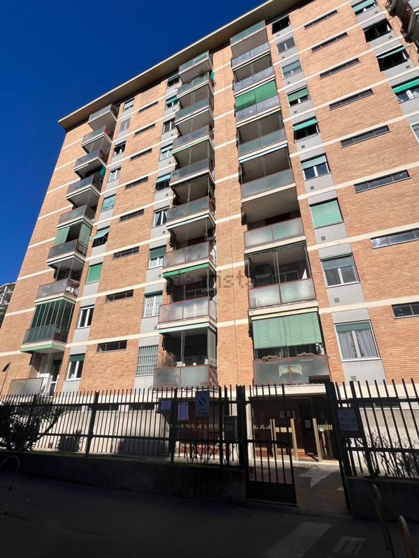 appartamento in vendita a Milano in zona Gallaratese