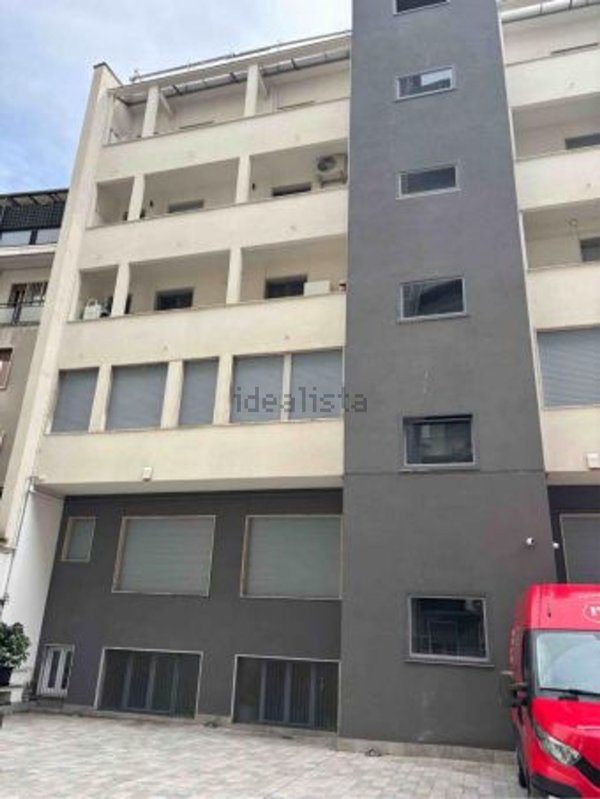 appartamento in vendita a Milano in zona Guastalla