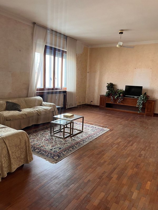 appartamento in vendita a Milano in zona Bocconi