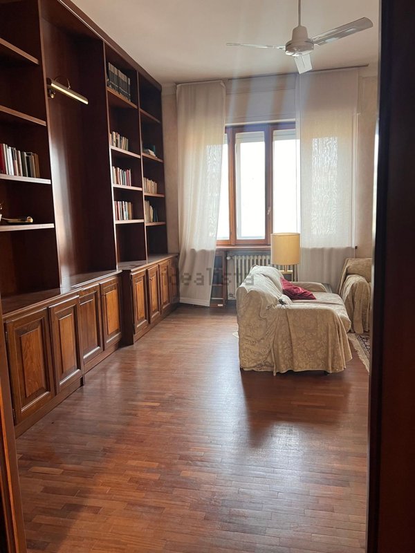 appartamento in vendita a Milano in zona Bocconi