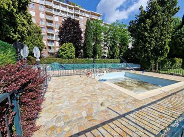 appartamento in vendita a Milano in zona Famagosta