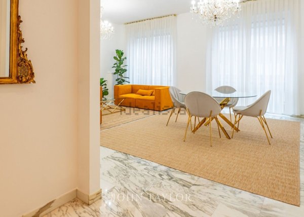 appartamento in vendita a Milano in zona Porta Garibaldi