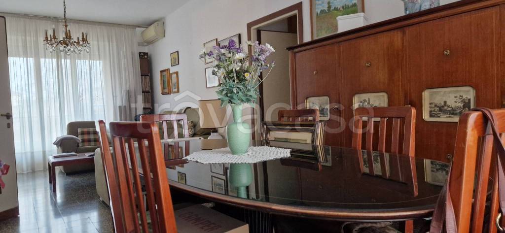 appartamento in vendita a Milano in zona Bocconi