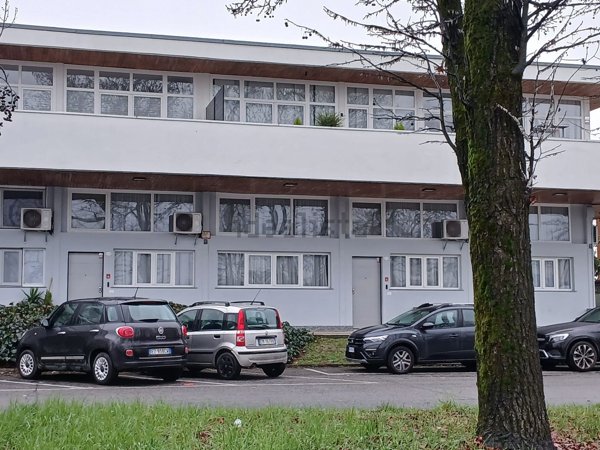 appartamento in vendita a Milano in zona Barona