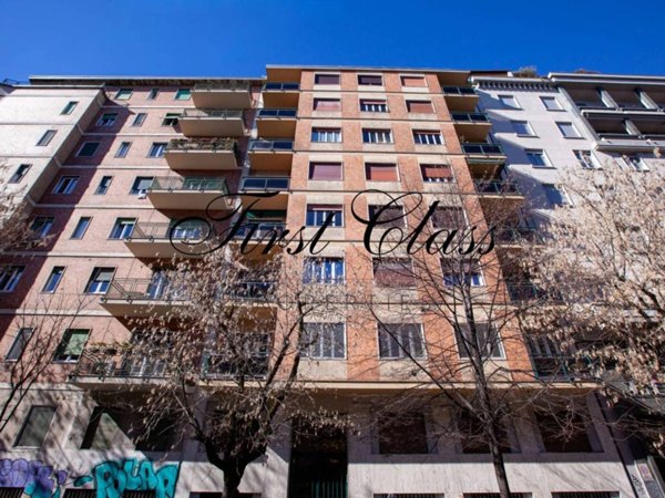 appartamento in vendita a Milano in zona Guastalla
