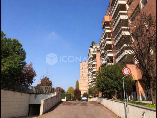appartamento in vendita a Milano in zona Lambrate