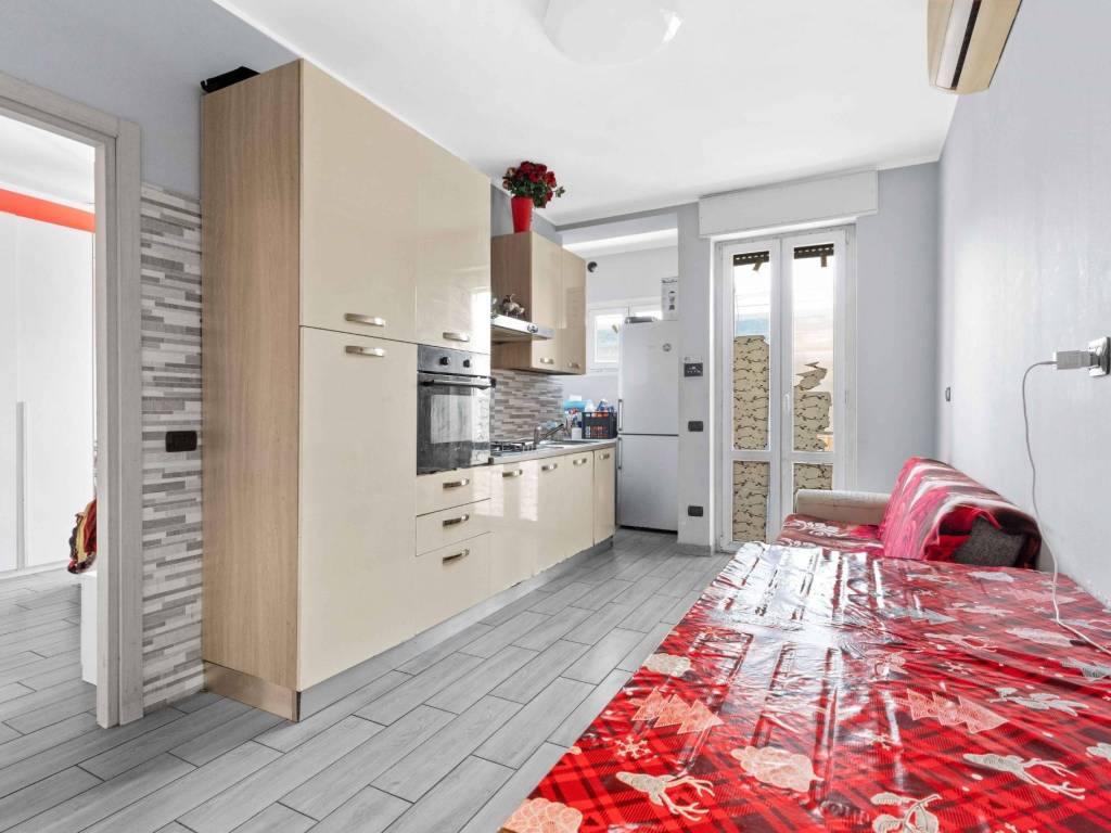 appartamento in vendita a Milano in zona Barona