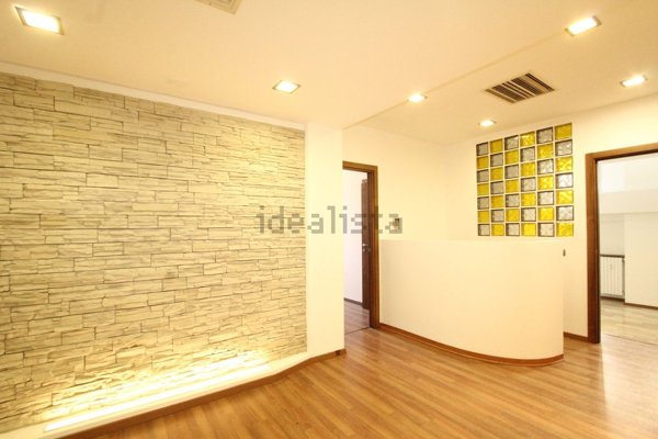 ufficio in vendita a Milano in zona Affori