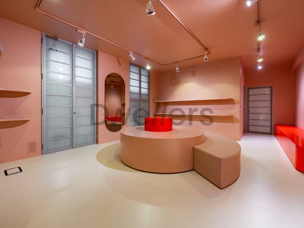 ufficio in vendita a Milano in zona Guastalla