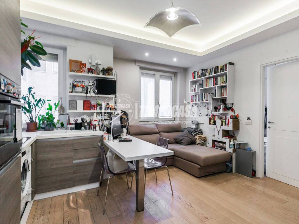 appartamento in vendita a Milano in zona Solari