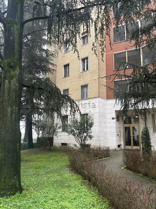 appartamento in vendita a Milano in zona Chiesa Rossa