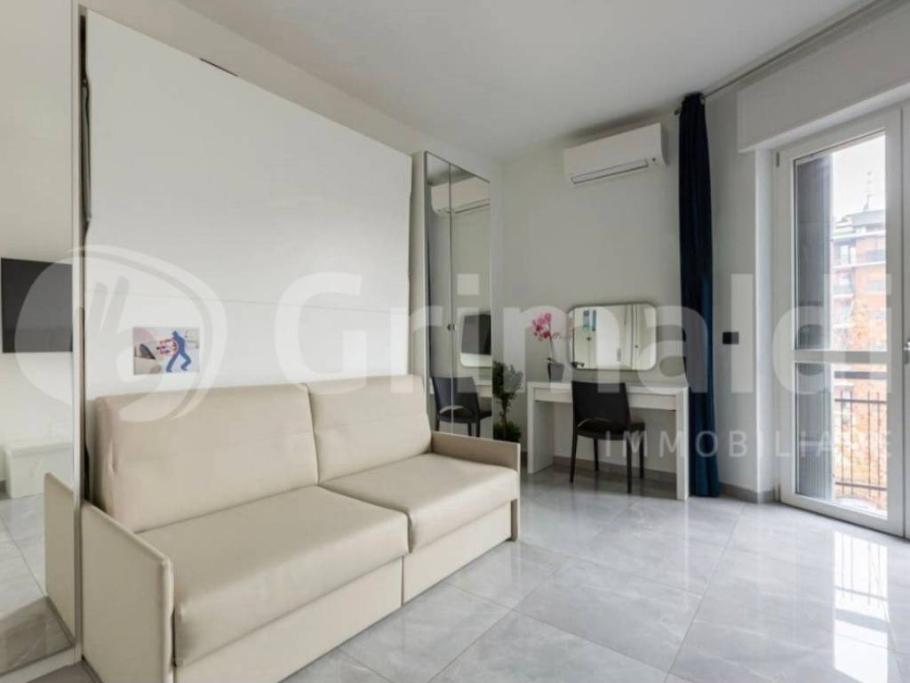appartamento in vendita a Milano in zona Famagosta