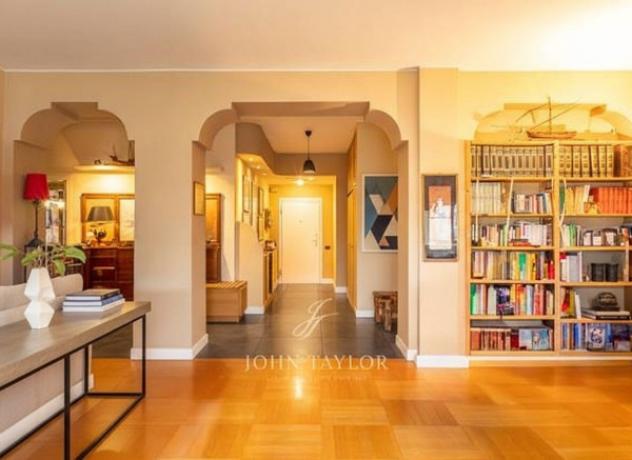 appartamento in vendita a Milano in zona Bocconi