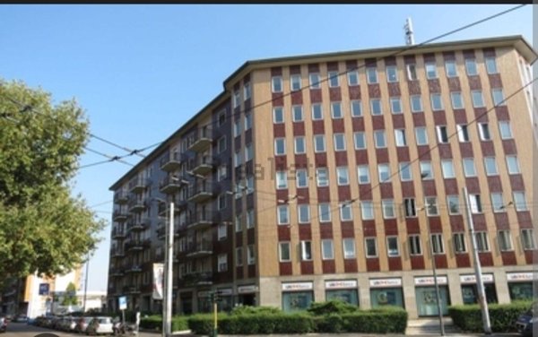 appartamento in vendita a Milano in zona Famagosta