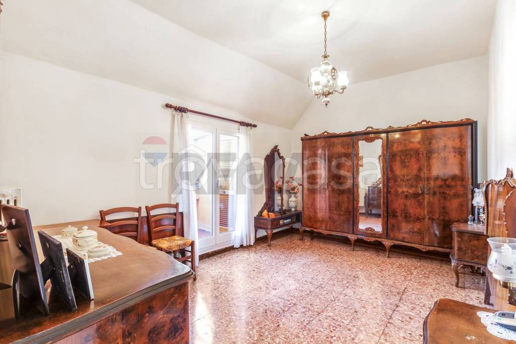 appartamento in vendita a Milano in zona Lorenteggio