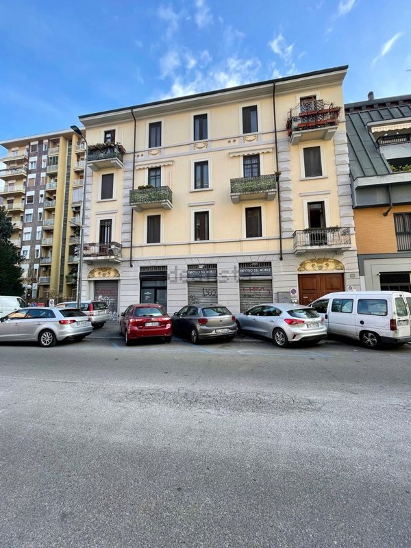 appartamento in vendita a Milano in zona Piazzale Lodi