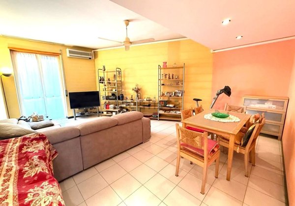 appartamento in vendita a Milano in zona Corvetto