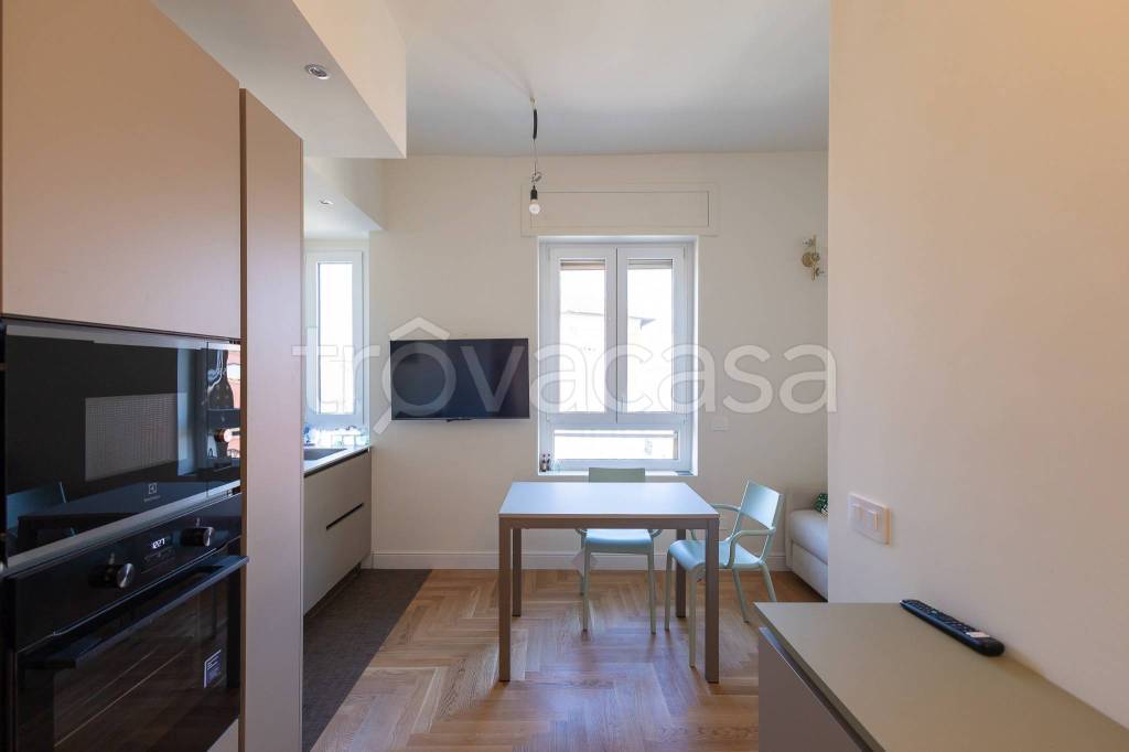 appartamento in vendita a Milano in zona Porta Genova