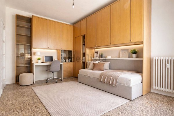 appartamento in vendita a Milano in zona Lorenteggio