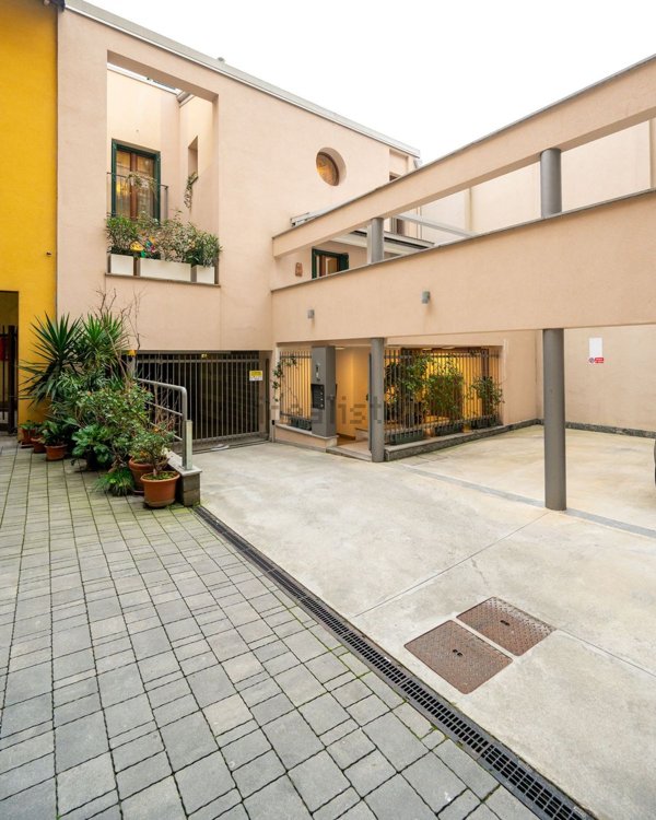 appartamento in vendita a Milano in zona Dergano
