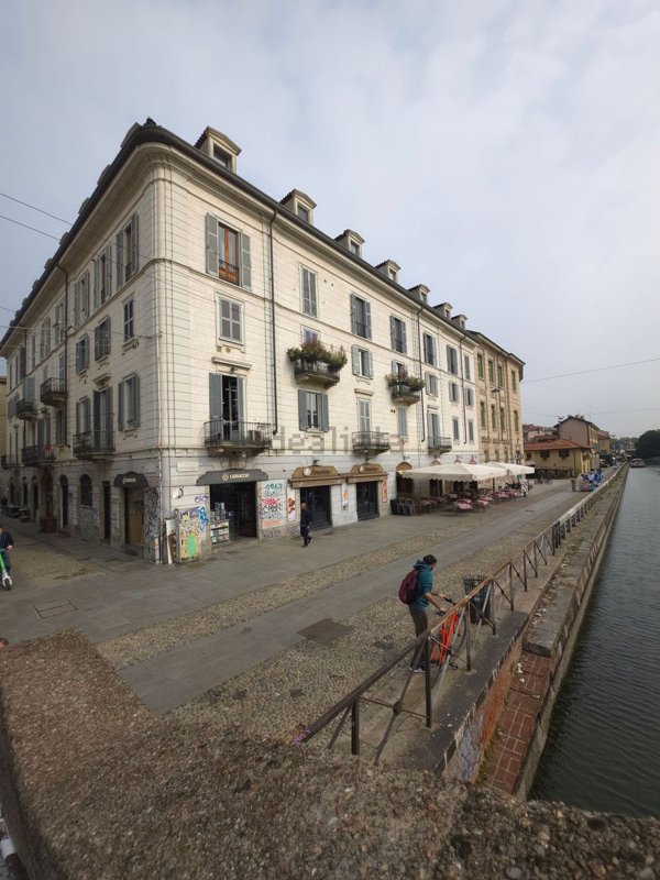 appartamento in vendita a Milano in zona Porta Genova