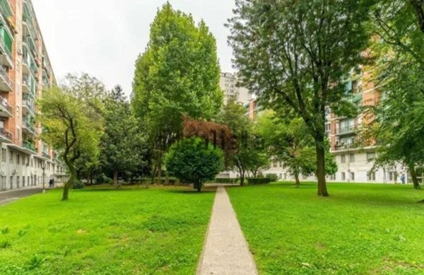 appartamento in vendita a Milano in zona Famagosta