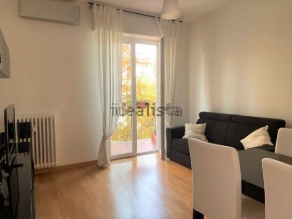 appartamento in vendita a Milano in zona Piazzale Lodi