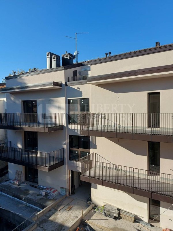 appartamento in vendita a Milano in zona Baggio