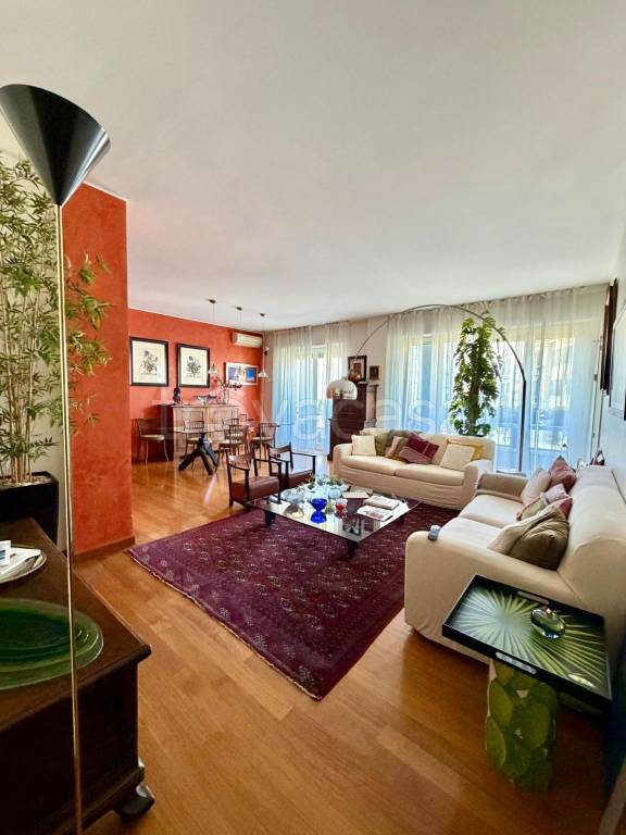 appartamento in vendita a Milano in zona Città Studi