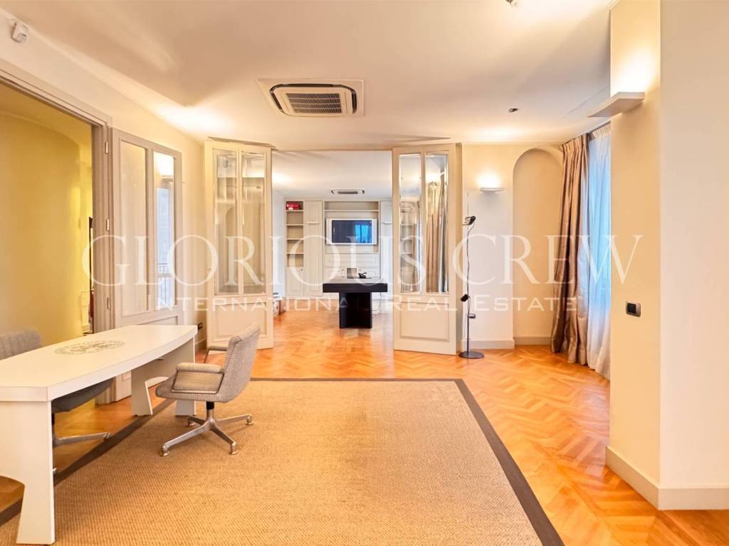 appartamento in vendita a Milano in zona Porta Nuova