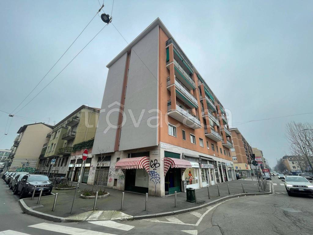 negozio in vendita a Milano in zona Dergano