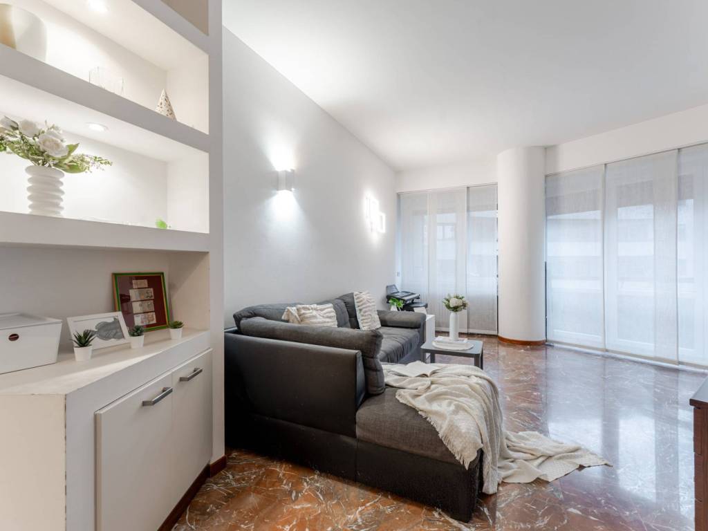 appartamento in vendita a Milano in zona Città Studi