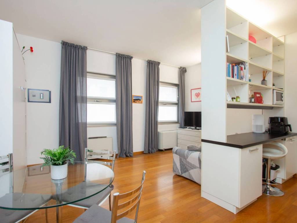 appartamento in vendita a Milano in zona Centro Direzionale
