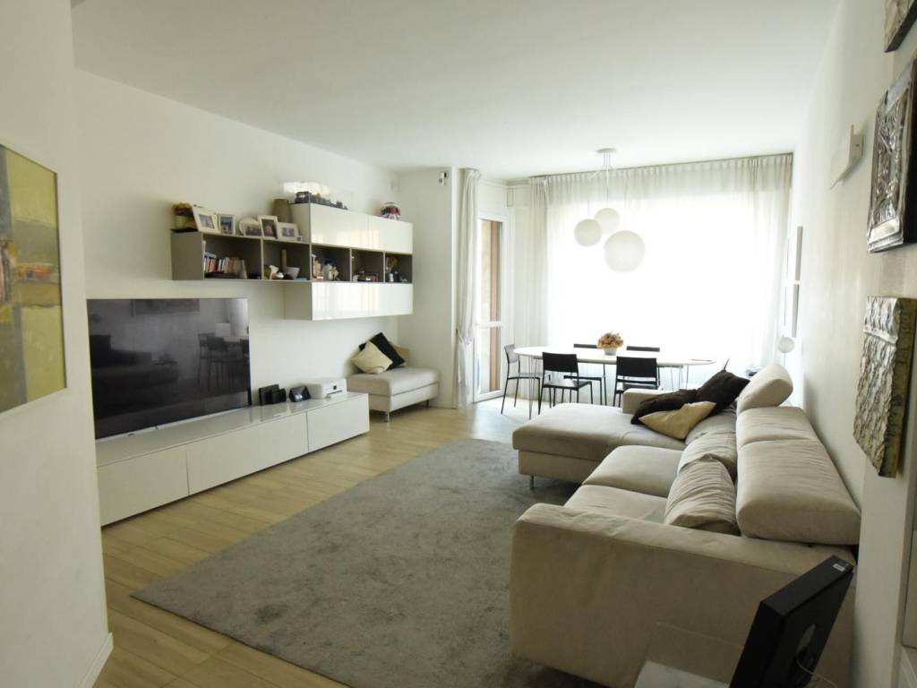 appartamento in vendita a Milano in zona Isola