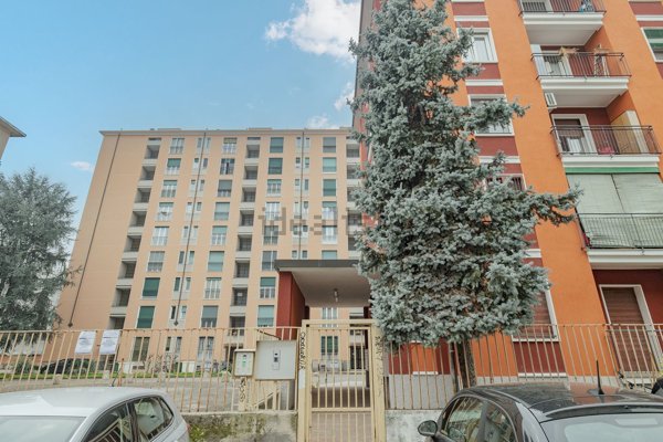 appartamento in vendita a Milano in zona Crescenzago